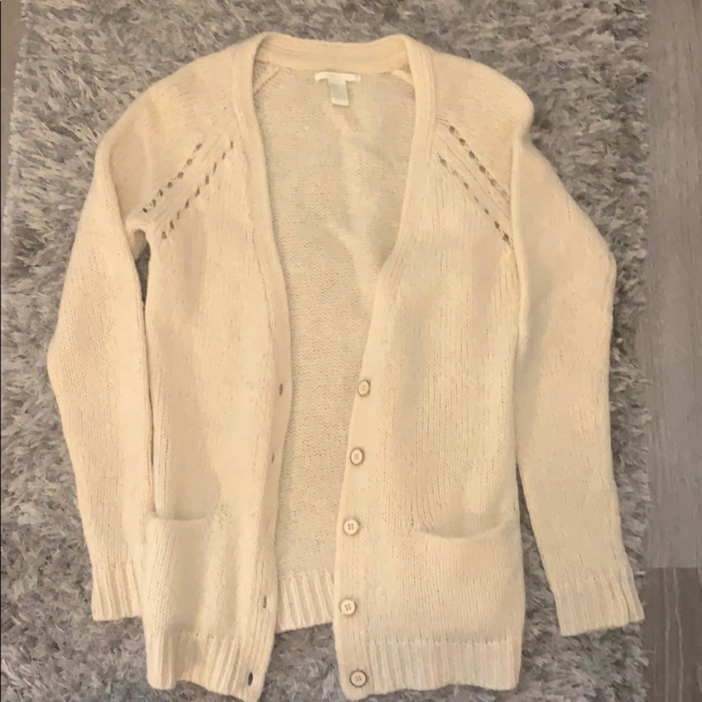 Cream cardigan with pockets